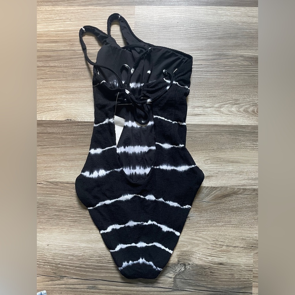 BECCA Black and White Tie-Dye One Piece Swimsuit - Picture 2 of 4